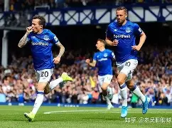 曼联英超战胜埃弗顿霍伊伦推射命中(曼联vs埃弗顿比赛集锦)